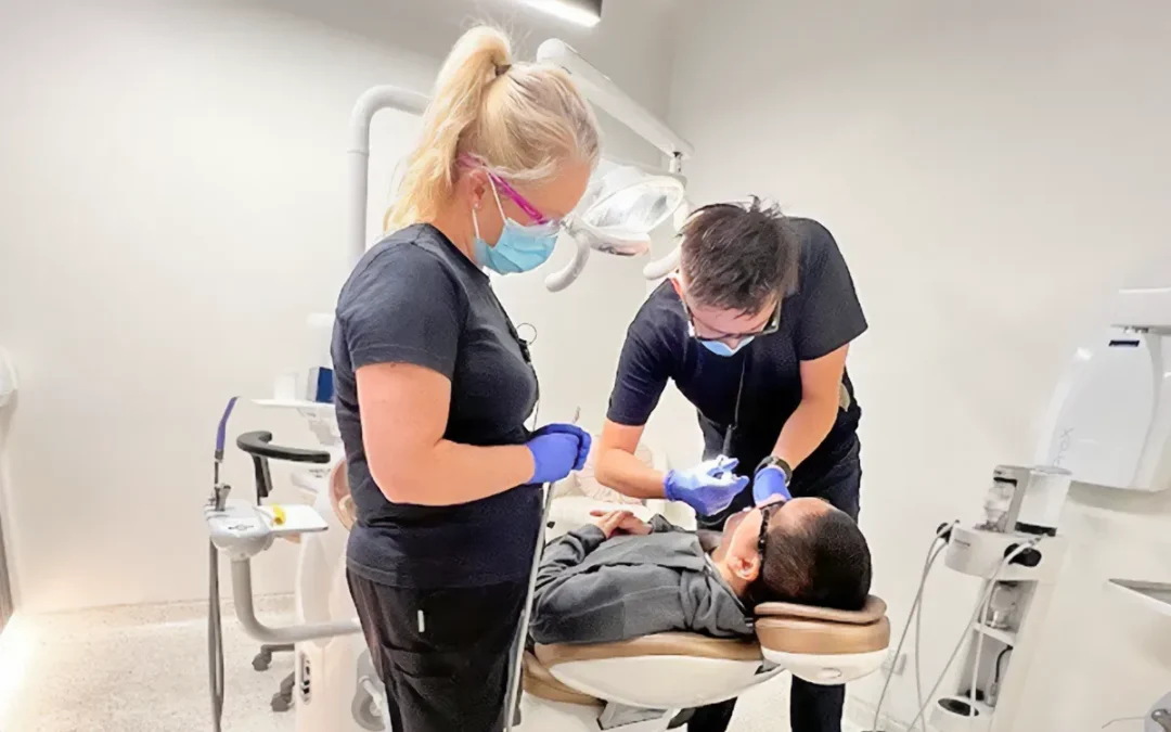 Professional dental hygiene appointments in 8 steps